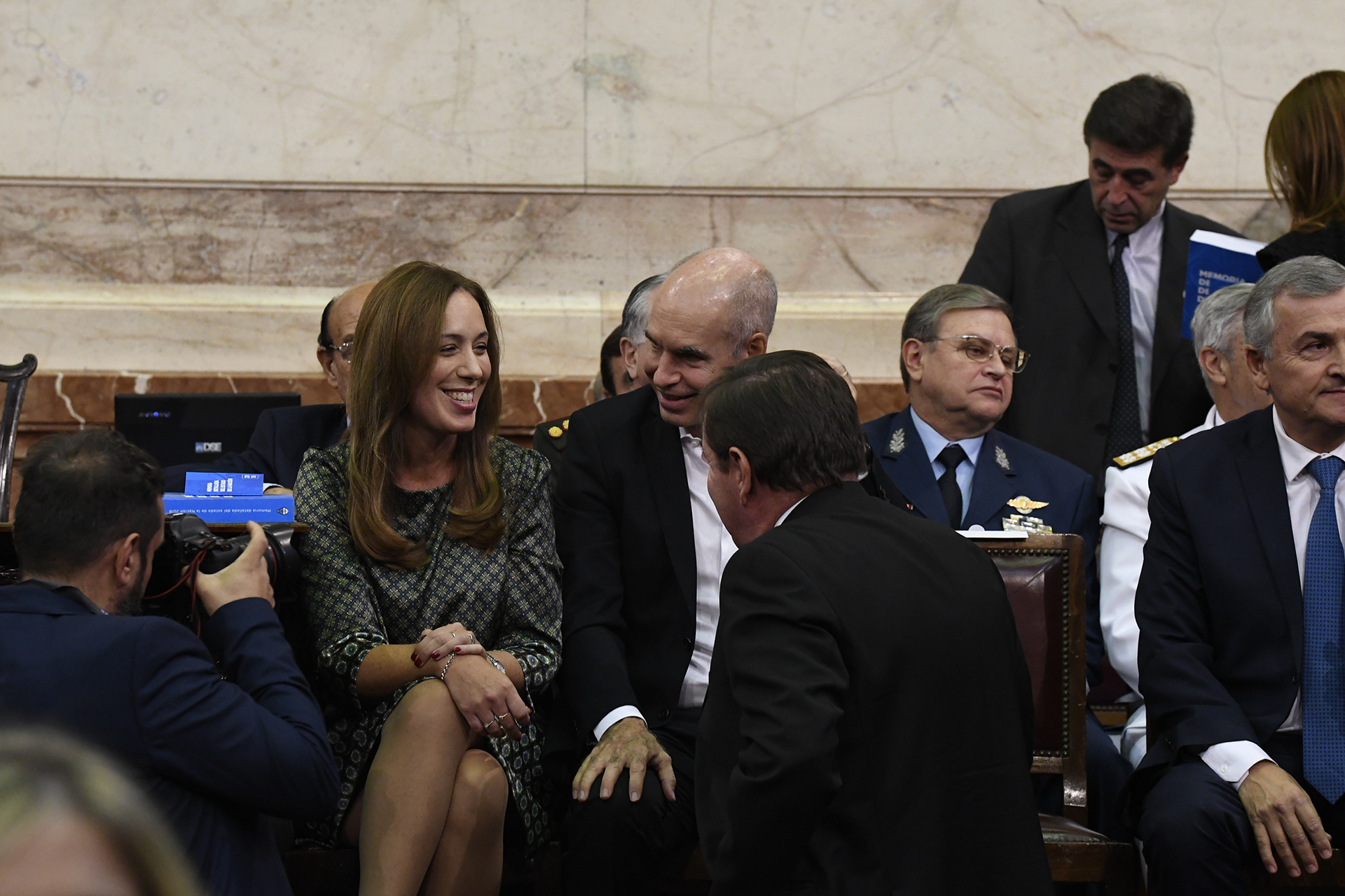 Galeria de imagenes de la noticia IMPORTANTES FIGURAS INSTITUCIONALES EN LA ASAMBLEA QUE RECIBIÓ AL PRESIDENTE 